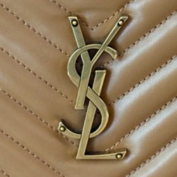 YSL - Yves Saint Laurent - Lou Camera Bag in Quilted Leather - Picture 4 of 12